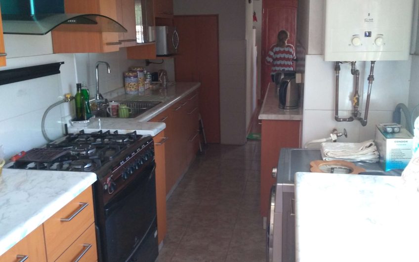 Casa 2 pisos, cerro Larraín / Valparaíso