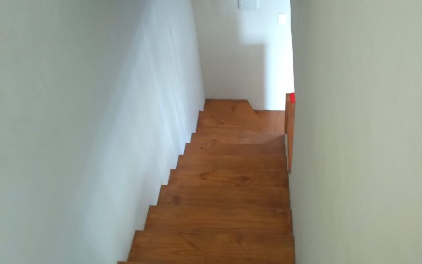 Casa 2 pisos, cerro Larraín / Valparaíso